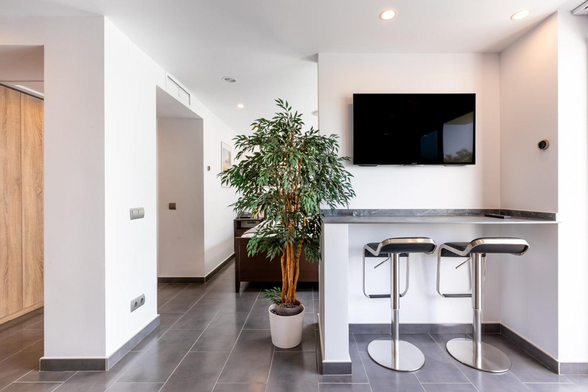 Wintowinrentals Executive Apt In Ocean House Complex Torremolinos Exterior foto